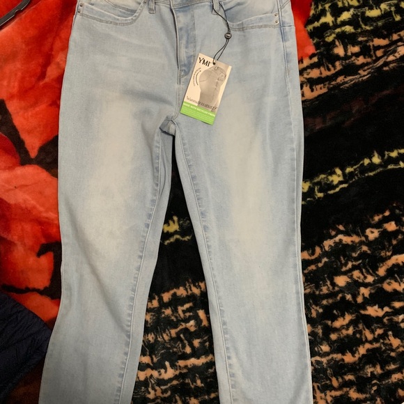 YMI JEANS. - Picture 3 of 5